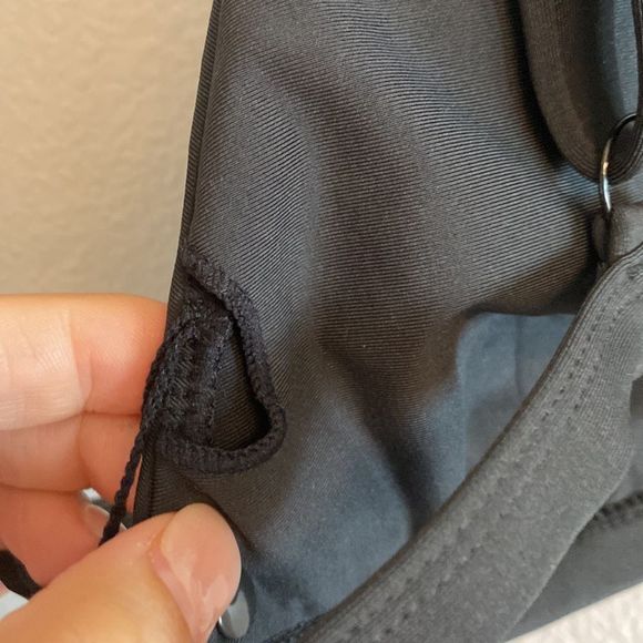 NWT- Volcom SIMPLY SEAMLESS HALTER BIKINI TOP - BLACK- Size large - Picture 11 of 12